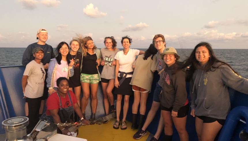 Undergraduate students on RV Savannah